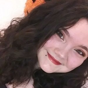 Meet your Posher, Ana